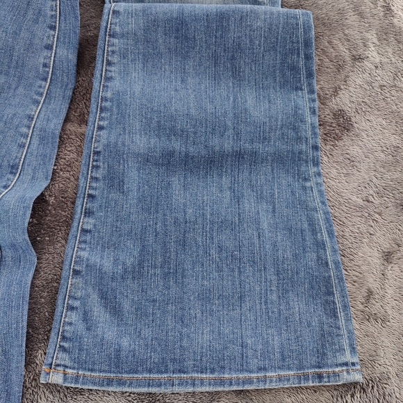 J Brand, NWOT flared blue jeans - Picture 3 of 8